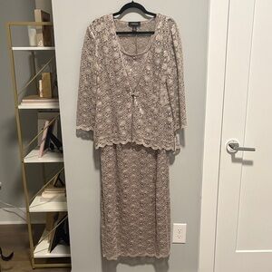 NWT R&M Richards Beige Lace Sequin Two Piece Set